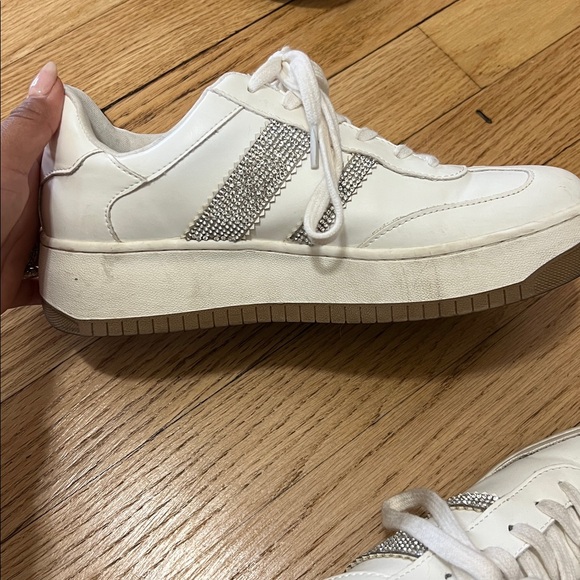 Steve Madden White Sneakers with Glittering Silver Stripes - Picture 2 of 4